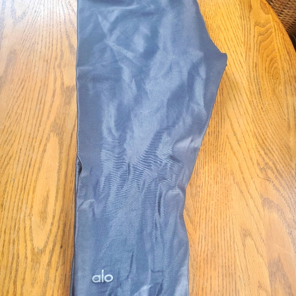 Shiny dark Grey alo tights